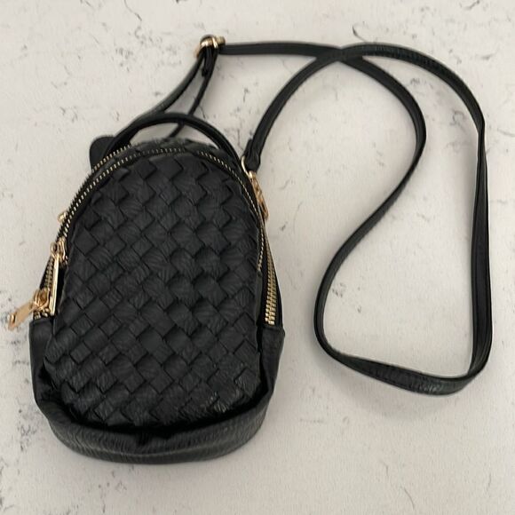 Mellow World Zip Around Cell Phone Crossbody Bag - Picture 2 of 5